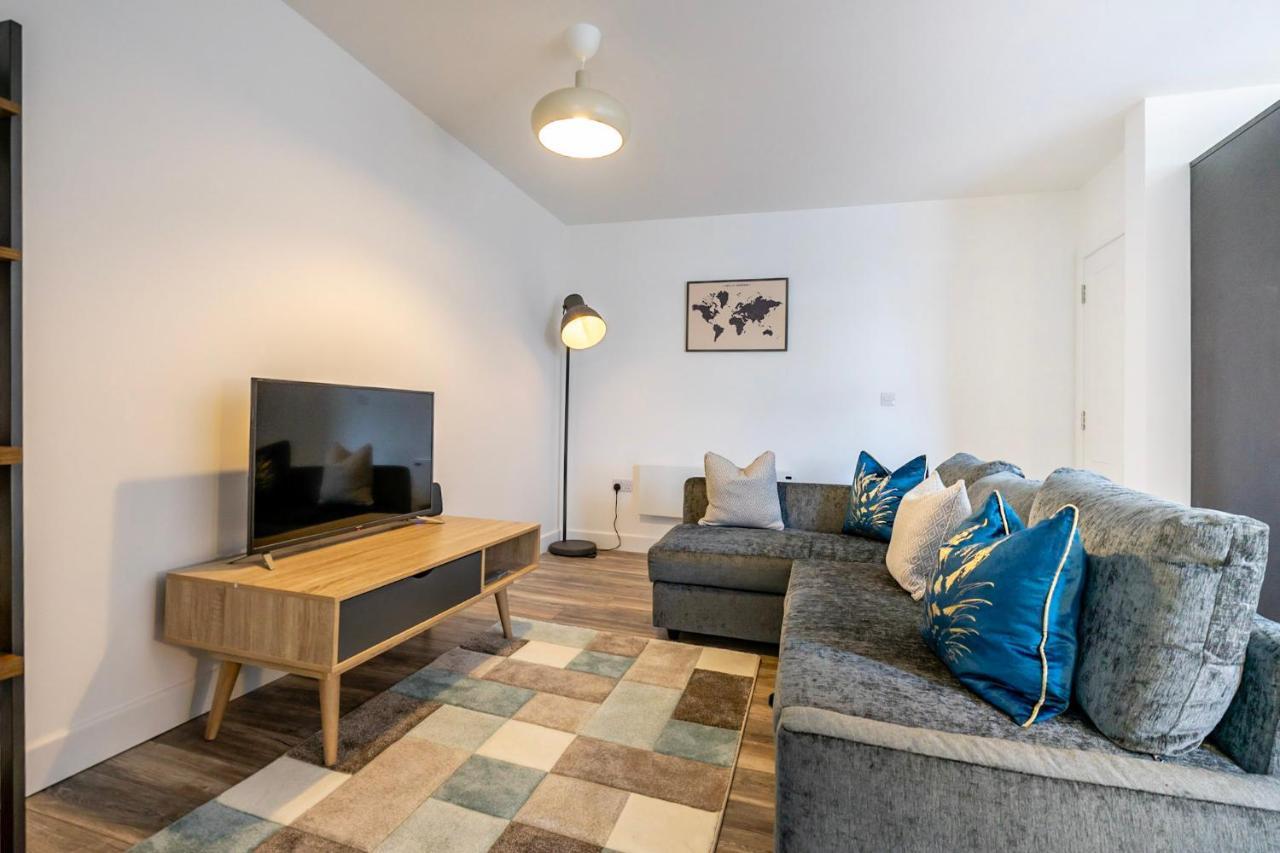 8 Apartment *