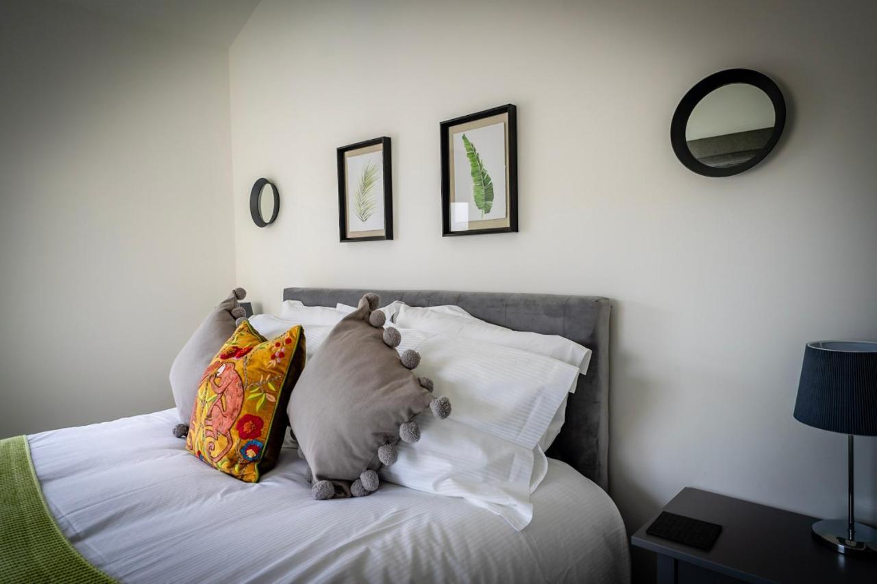 8 Apartment *